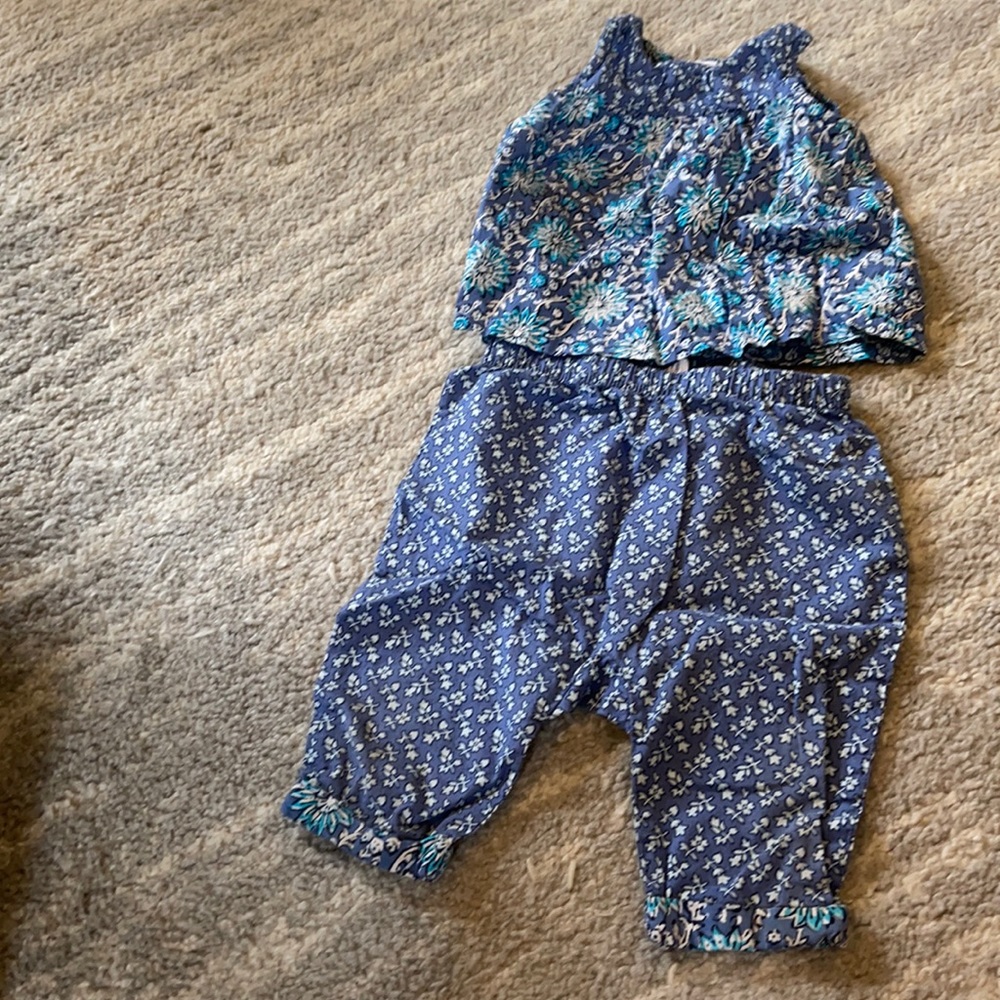 Gap 2 piece outfit